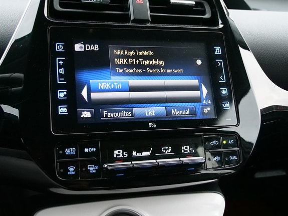 Toyota Prius 19 of 24