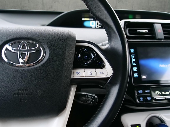 Toyota Prius 18 of 24