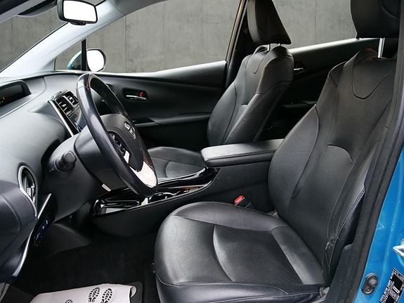 Toyota Prius 10 of 24