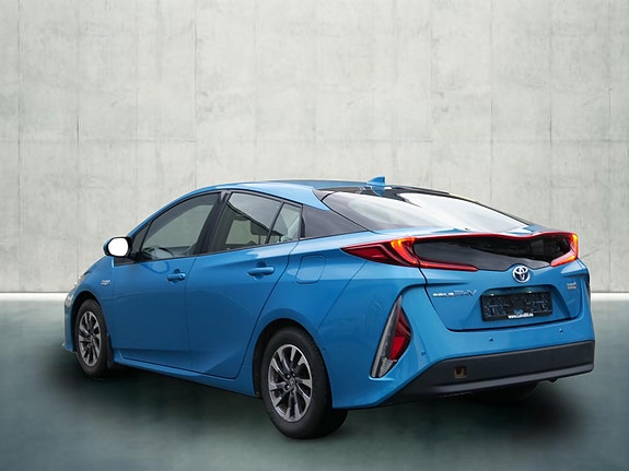 Toyota Prius 3 of 24