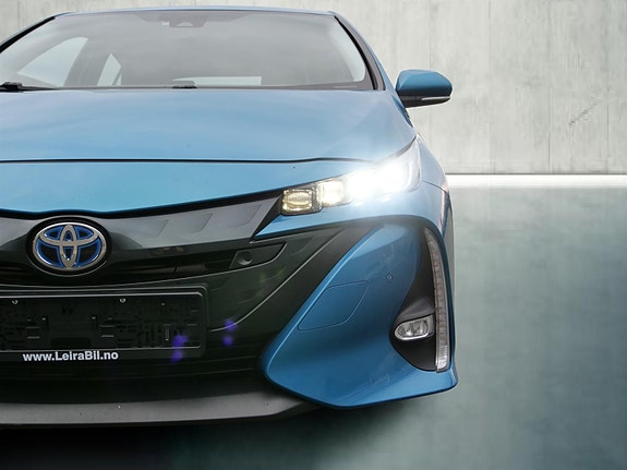 Toyota Prius 9 of 24