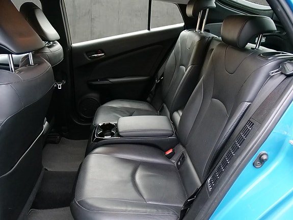 Toyota Prius 11 of 24