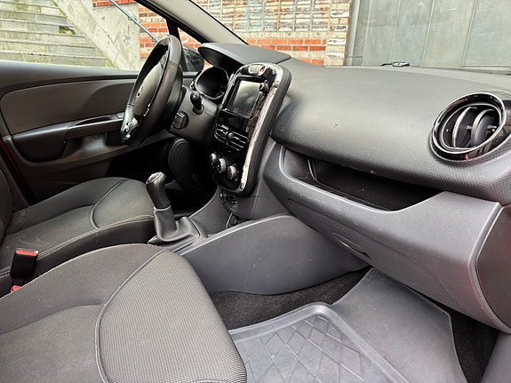 Renault Clio IV 11 of 19
