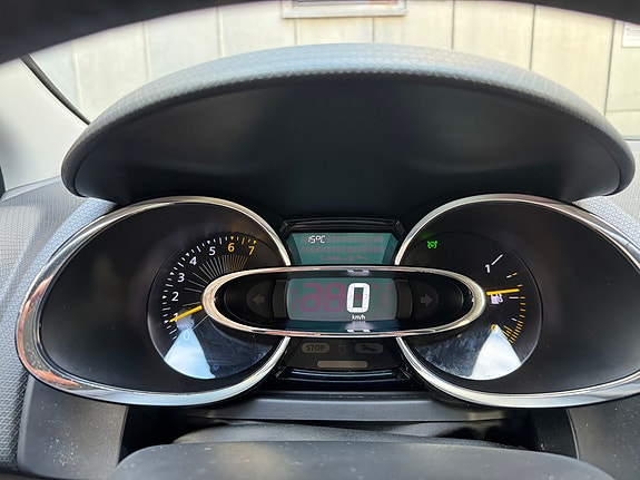 Renault Clio IV 16 of 19