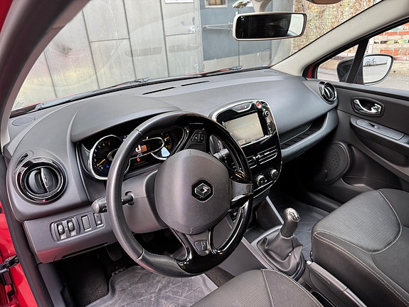 Renault Clio IV 9 of 19