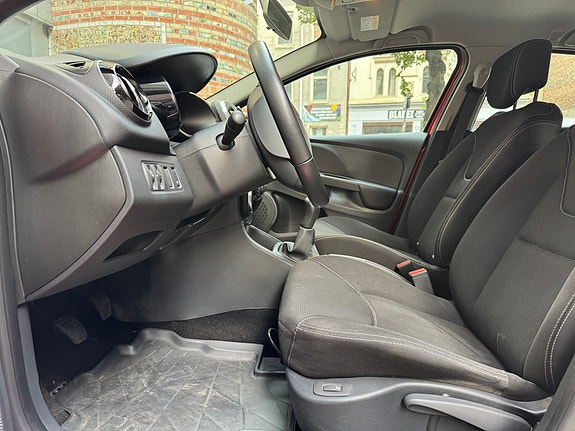 Renault Clio IV 10 of 19
