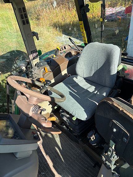 John Deere 5720 7 of 16