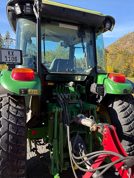 John Deere 5720 3 of 16