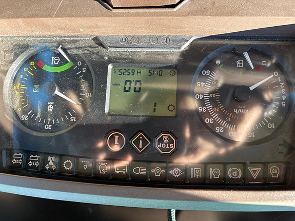 John Deere 5720 6 of 16