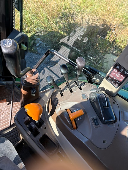 John Deere 5720 10 of 16