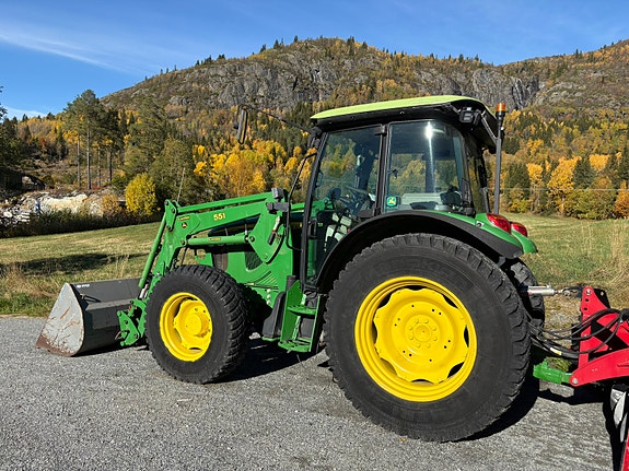 John Deere 5720 2 of 16
