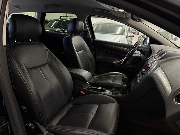 Ford Mondeo 20 of 26