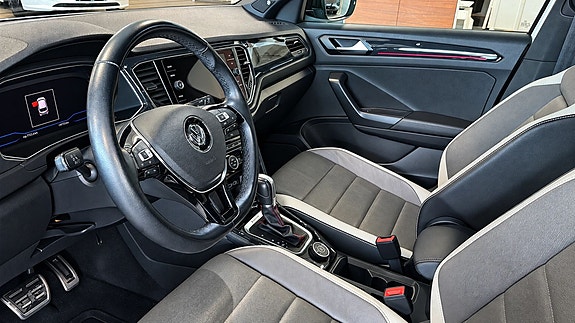 Volkswagen T-Roc 6 of 12