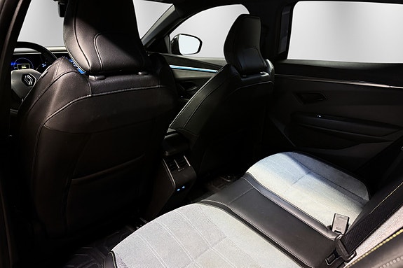 Renault Megane E-Tech 29 of 30