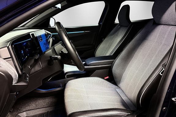 Renault Megane E-Tech 24 of 30
