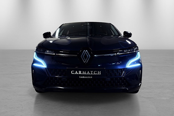 Renault Megane E-Tech 5 of 30