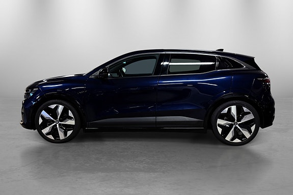 Renault Megane E-Tech 14 of 30
