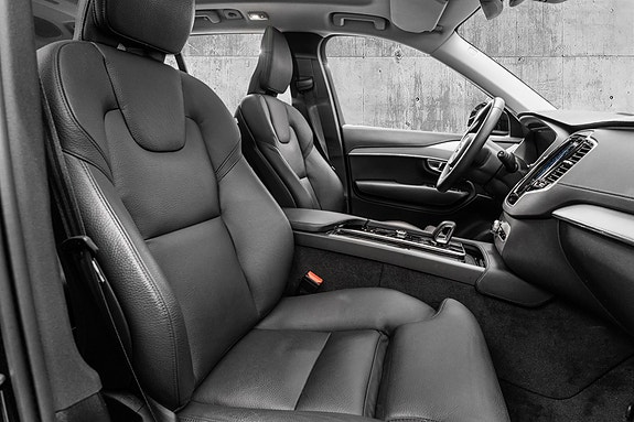 Volvo XC90 27 of 30