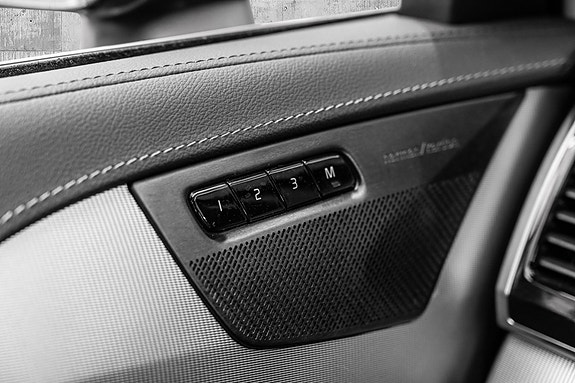 Volvo XC90 16 of 30
