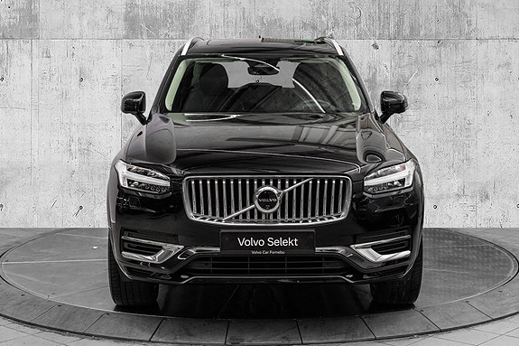 Volvo XC90 3 of 30