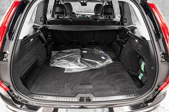 Volvo XC90 25 of 30