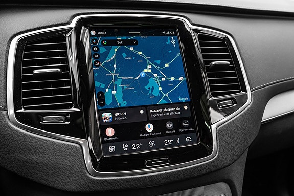 Volvo XC90 13 of 30