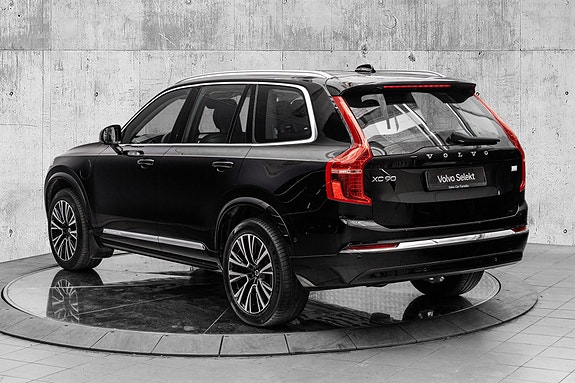 Volvo XC90 5 of 30