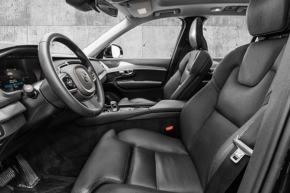 Volvo XC90 18 of 30