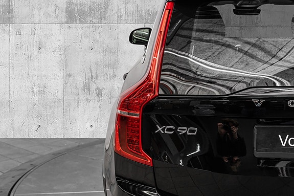 Volvo XC90 8 of 30