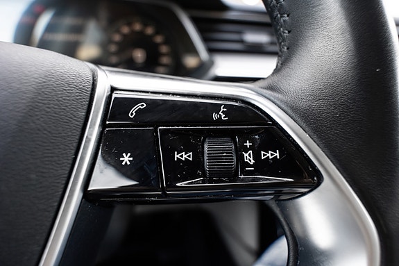 Audi e-tron 22 of 30