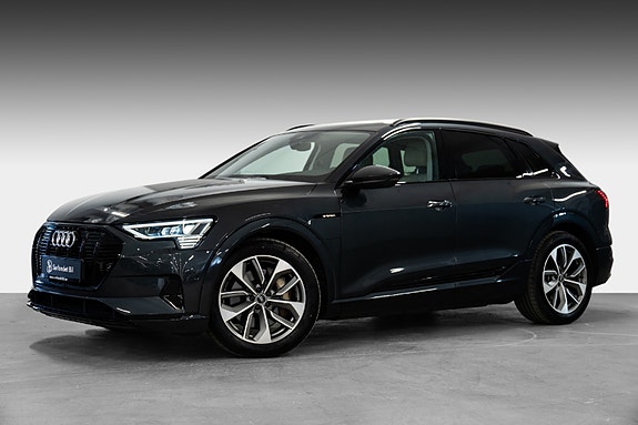 Audi e-tron 3 of 30