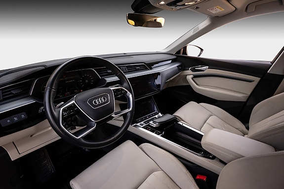 Audi e-tron 11 of 30