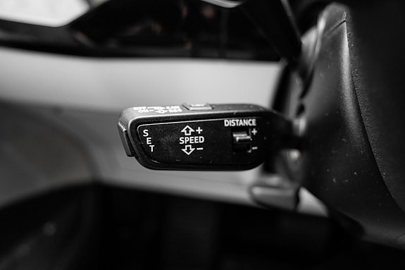 Audi e-tron 23 of 30