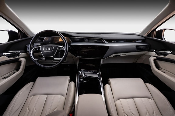 Audi e-tron 12 of 30