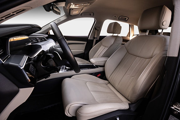 Audi e-tron 9 of 30