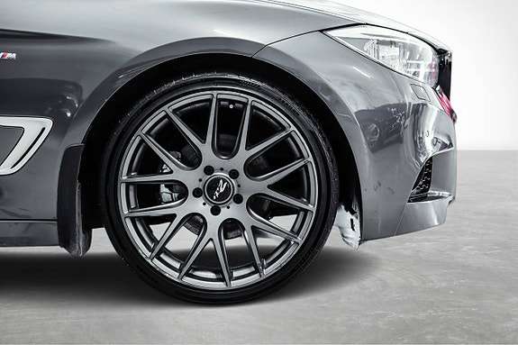 BMW 320d 3 of 30
