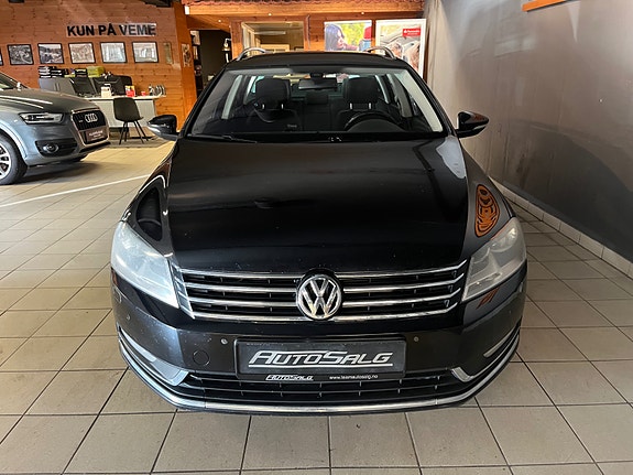 Volkswagen Passat 3 of 27