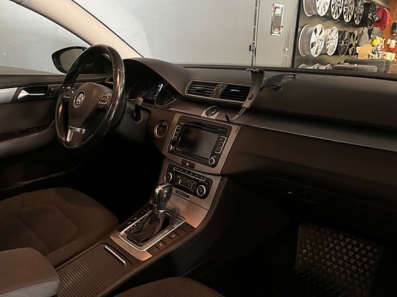 Volkswagen Passat 20 of 27