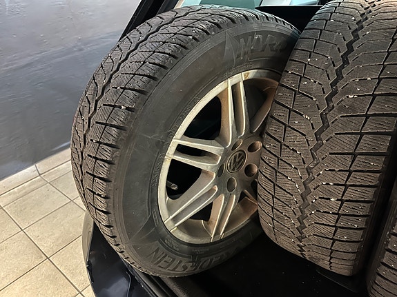 Volkswagen Passat 13 of 27