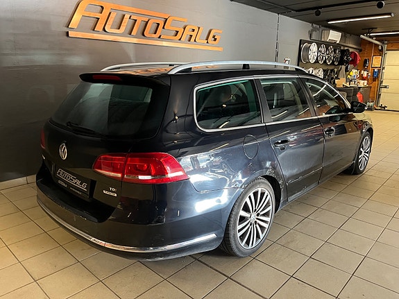 Volkswagen Passat 7 of 27