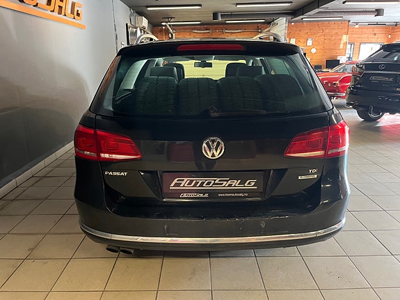 Volkswagen Passat 9 of 27