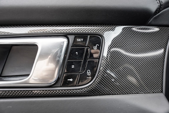 Porsche Panamera Turbo 28 of 30
