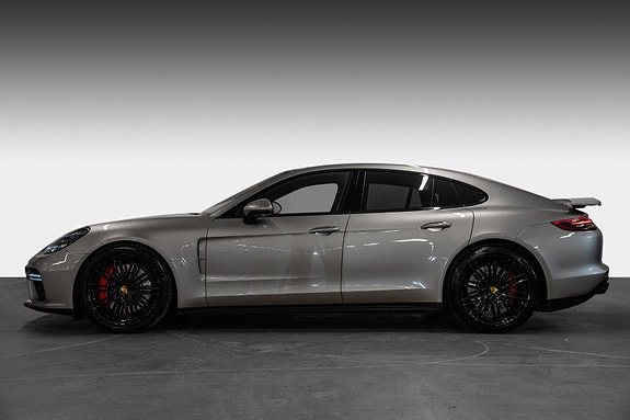 Porsche Panamera Turbo 3 of 30