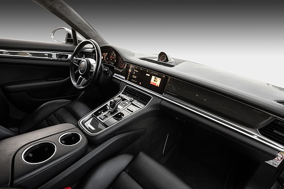 Porsche Panamera Turbo 13 of 30