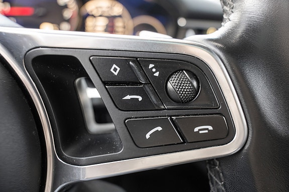 Porsche Panamera Turbo 24 of 30