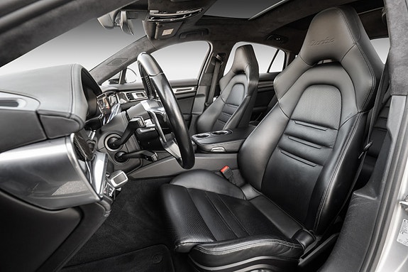 Porsche Panamera Turbo 9 of 30