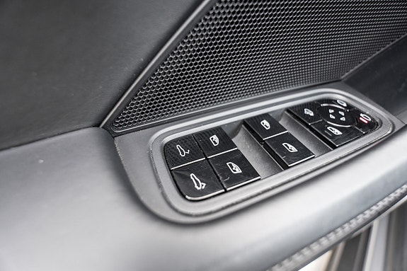 Porsche Panamera Turbo 27 of 30