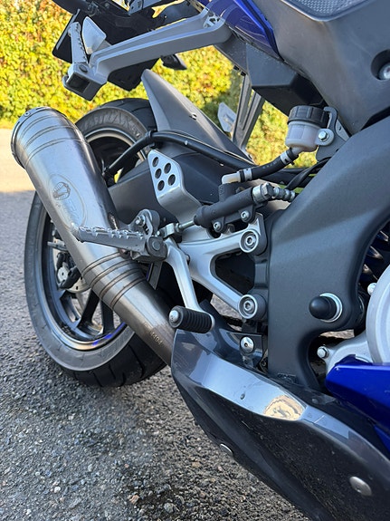 Yamaha YZF-R 125 3 of 9