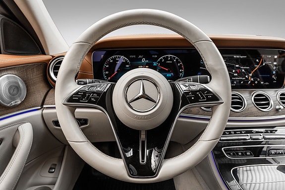 Mercedes-Benz E300 de 22 of 30