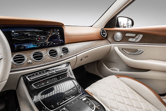 Mercedes-Benz E300 de 11 of 30